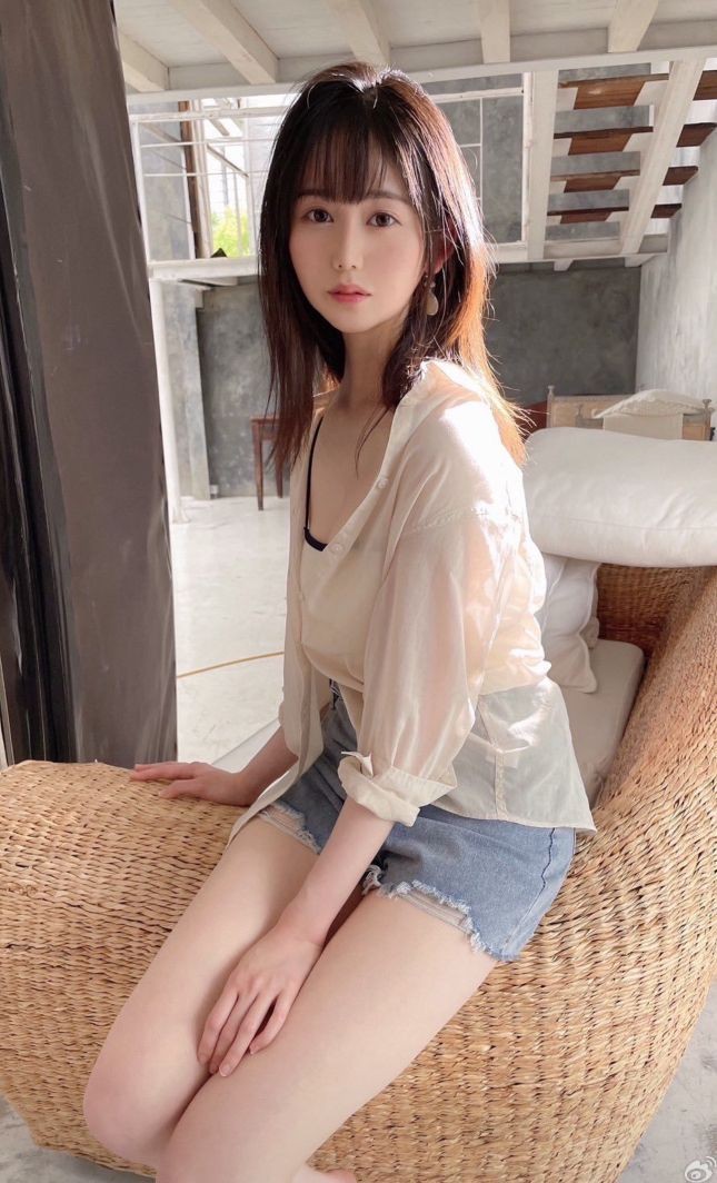 小坂七香(Kosaka Nanaka)