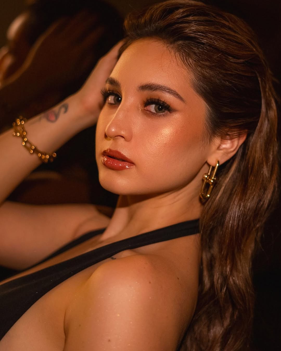 科琳·加西亚-克劳福德(Coleen Garcia-Crawford)