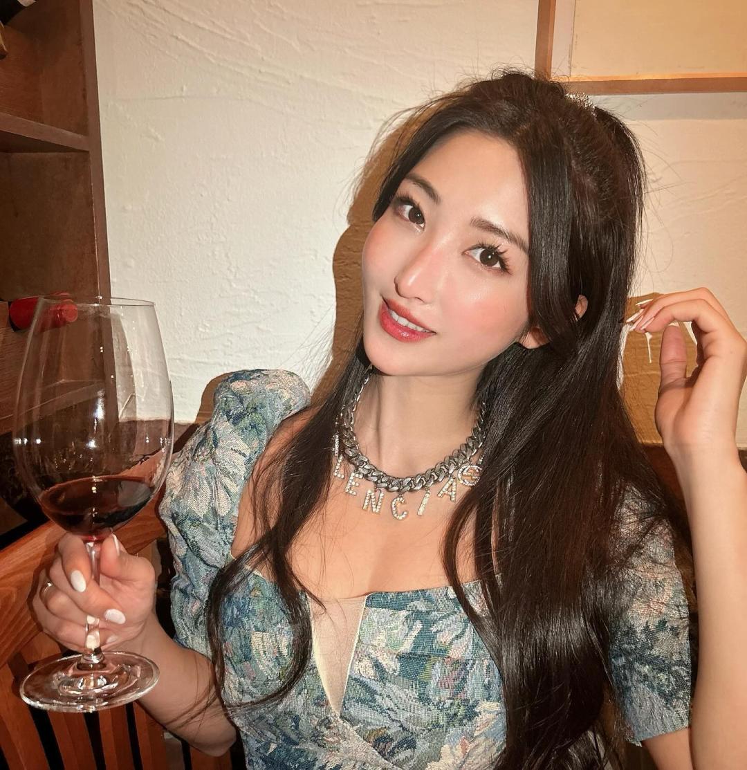 水稀美里(水川スミレ,Mizukawa Sumire)