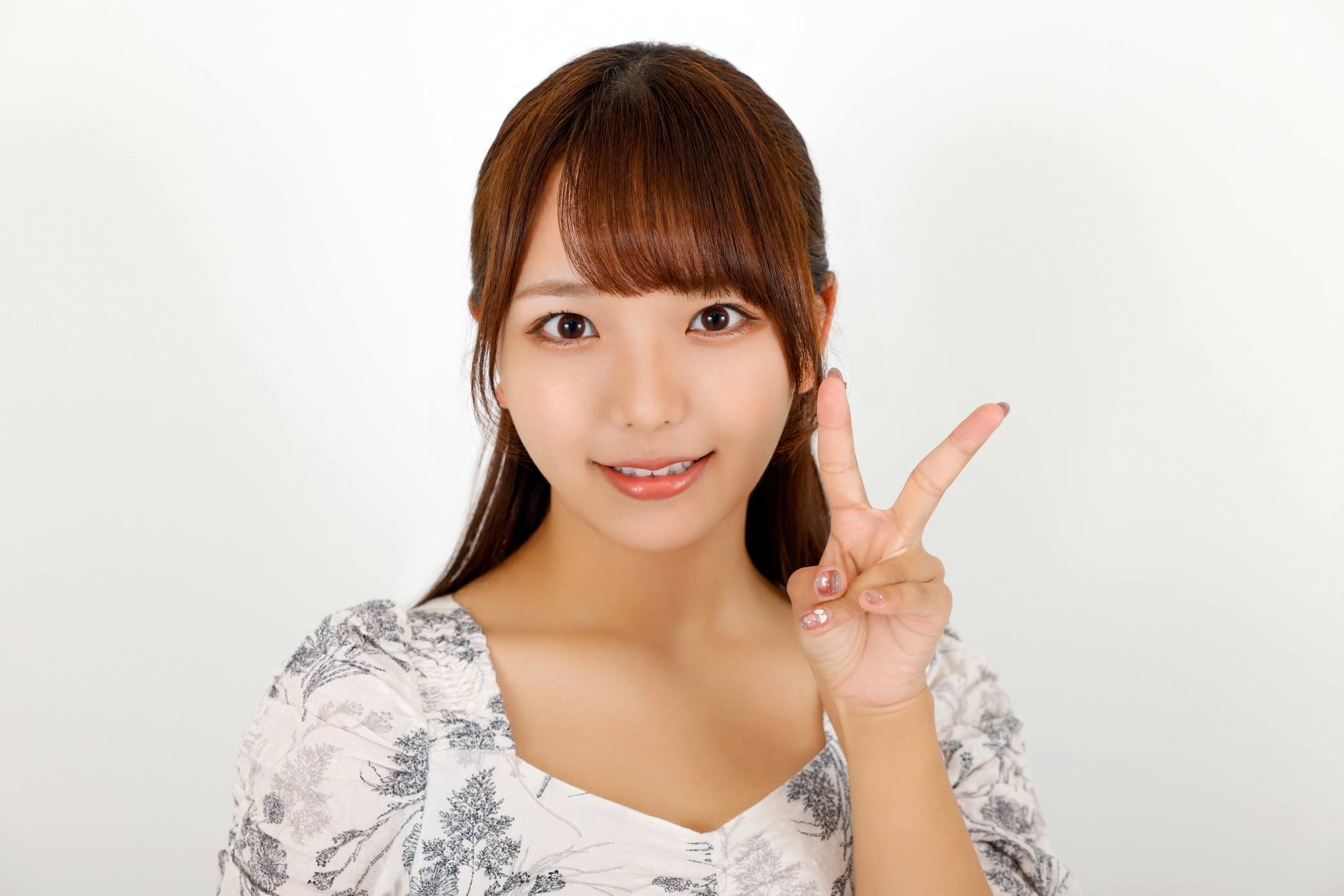 莉々はるか(莉莉春香,Riri Haruka)
