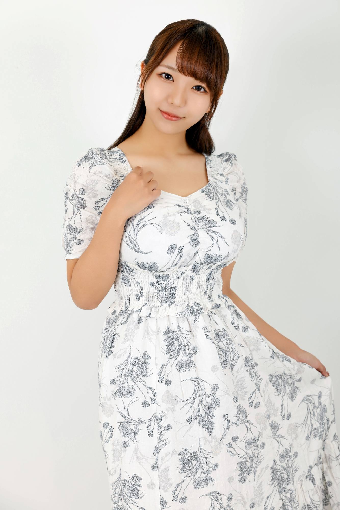 莉々はるか(莉莉春香,Riri Haruka)