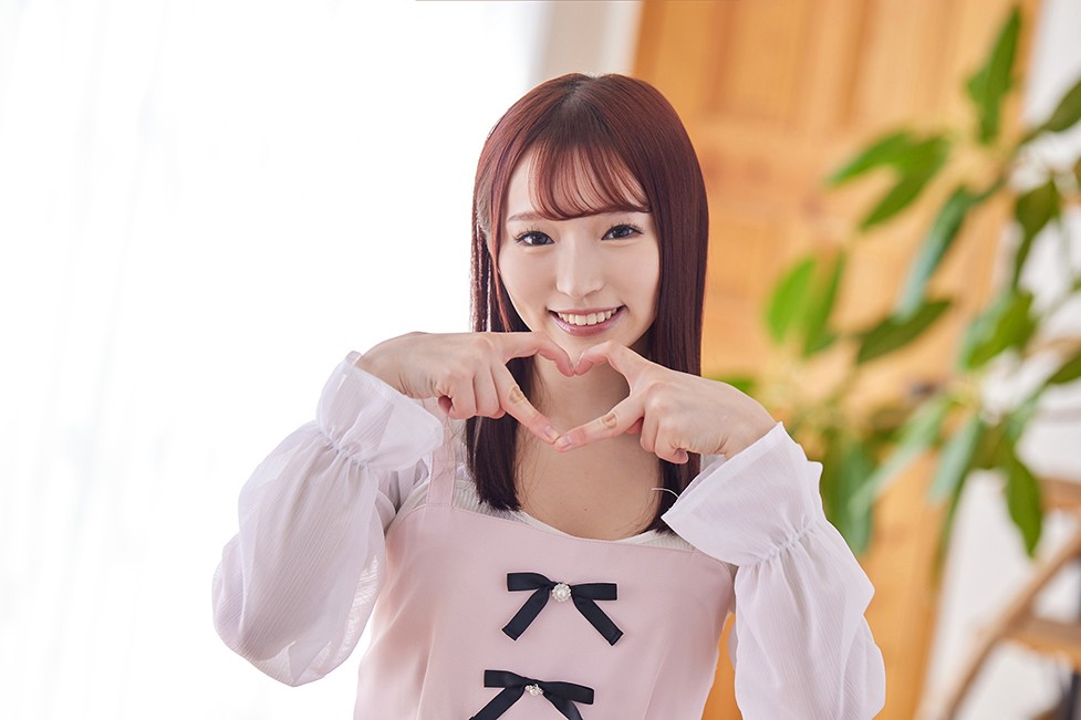 雅子りな(Kago Rina)