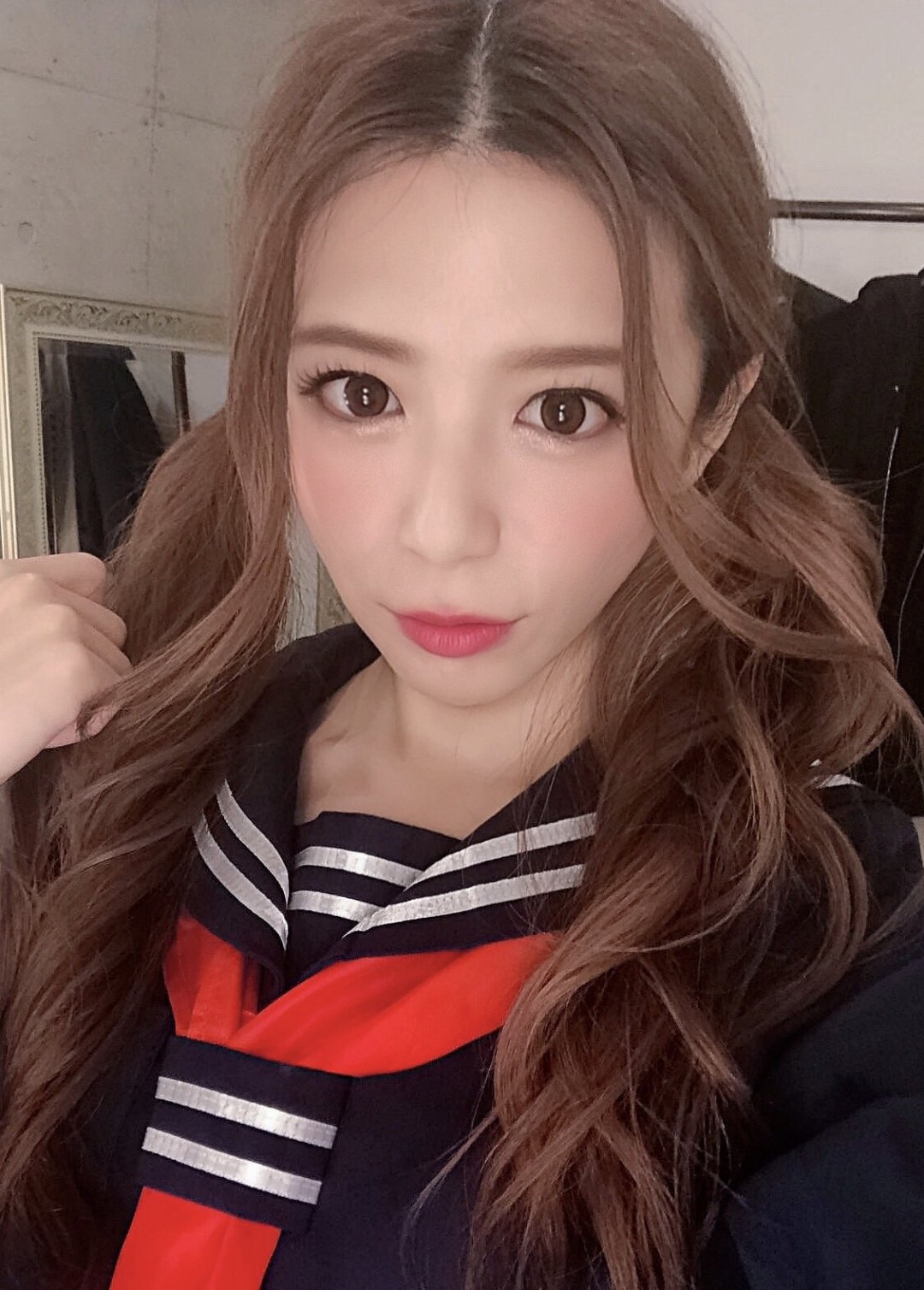 栗林里莉(Kuribayashi Riri)