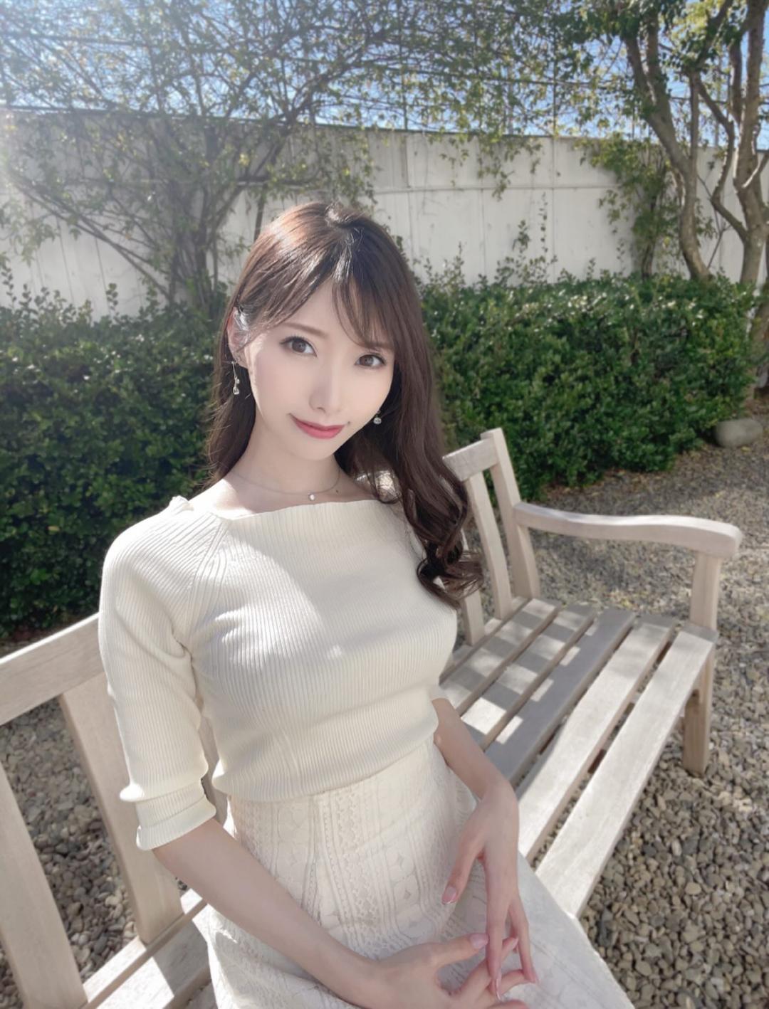 鹫见堇(鷲見すみれ,Sumi Sumire)