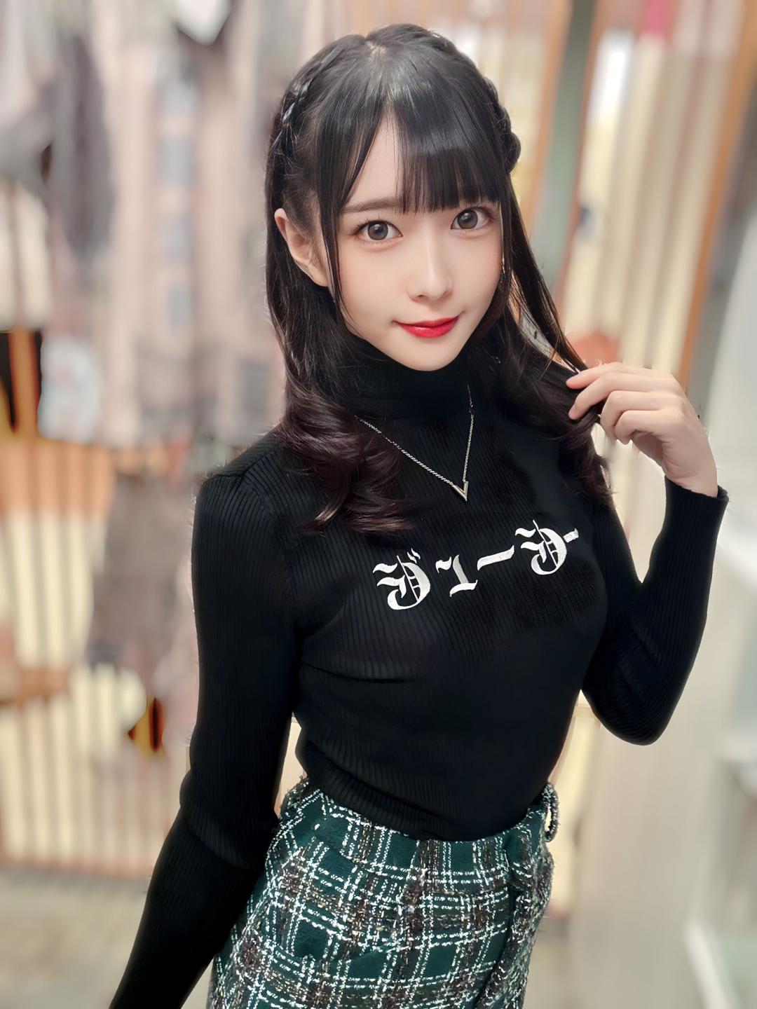 圆井萌华(円井萌華,Marui Moeka)