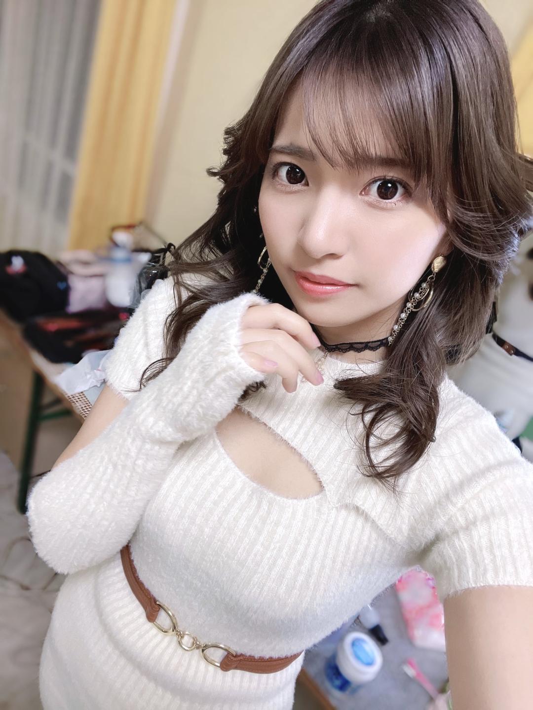 根尾明里(根尾あかり,Neo Akari)
