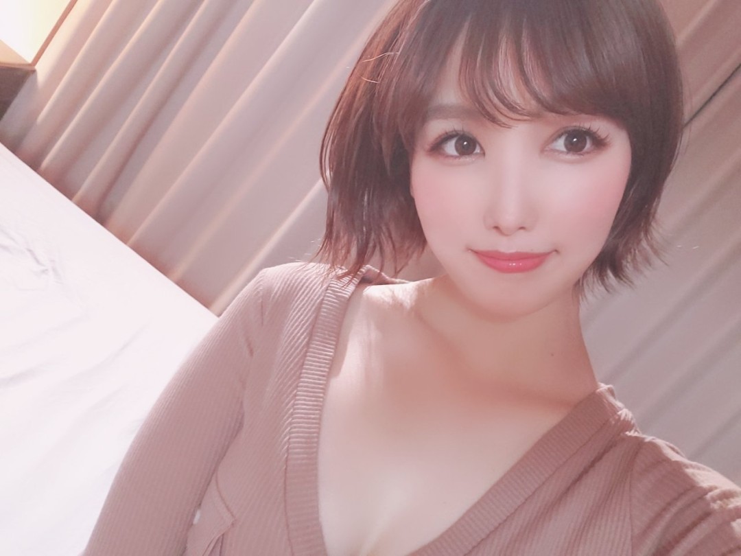 徳永しおり(德永诗织,Shiori Tokunaga)