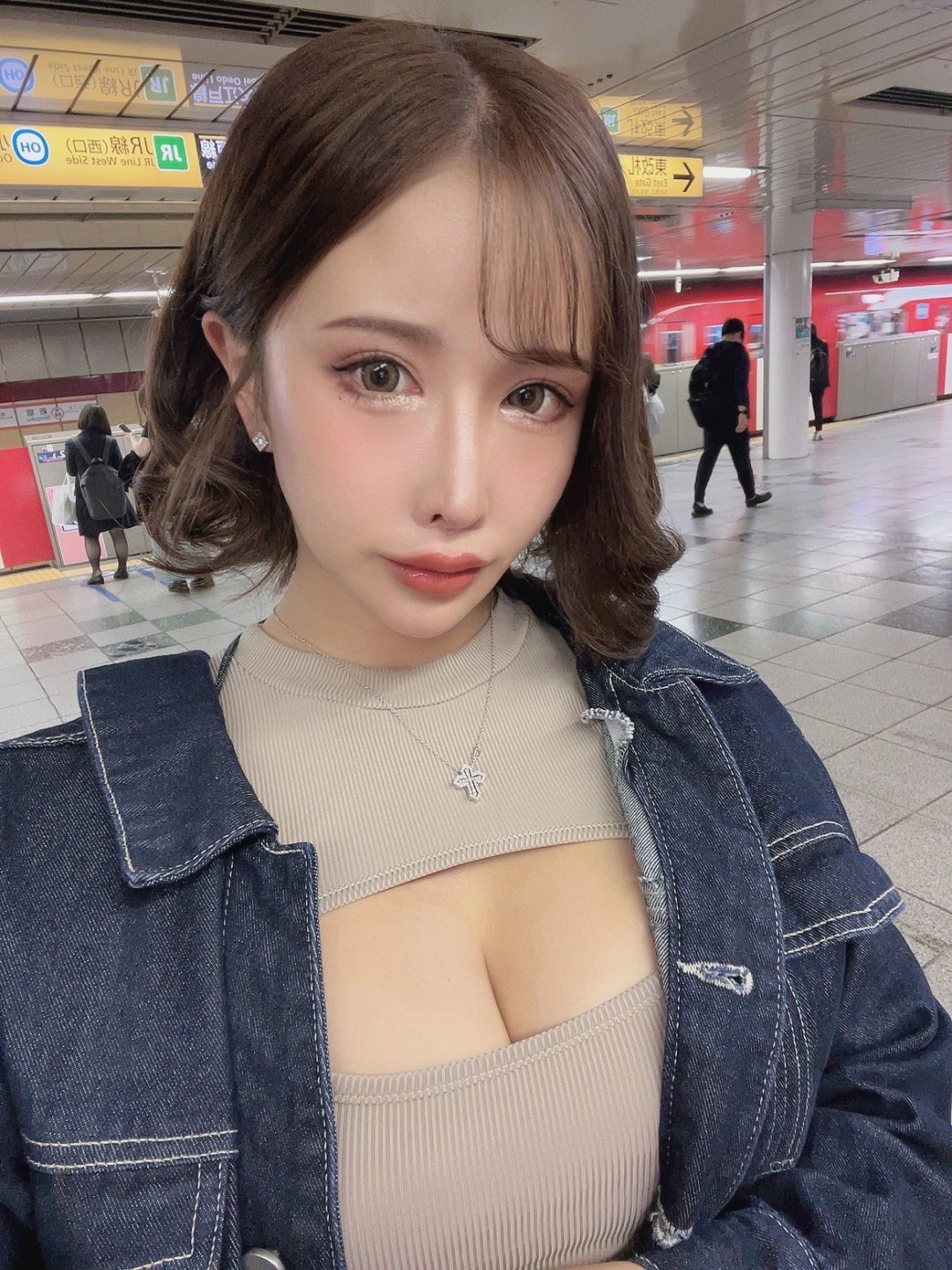 東あかり(东明里,Azuma Akari)