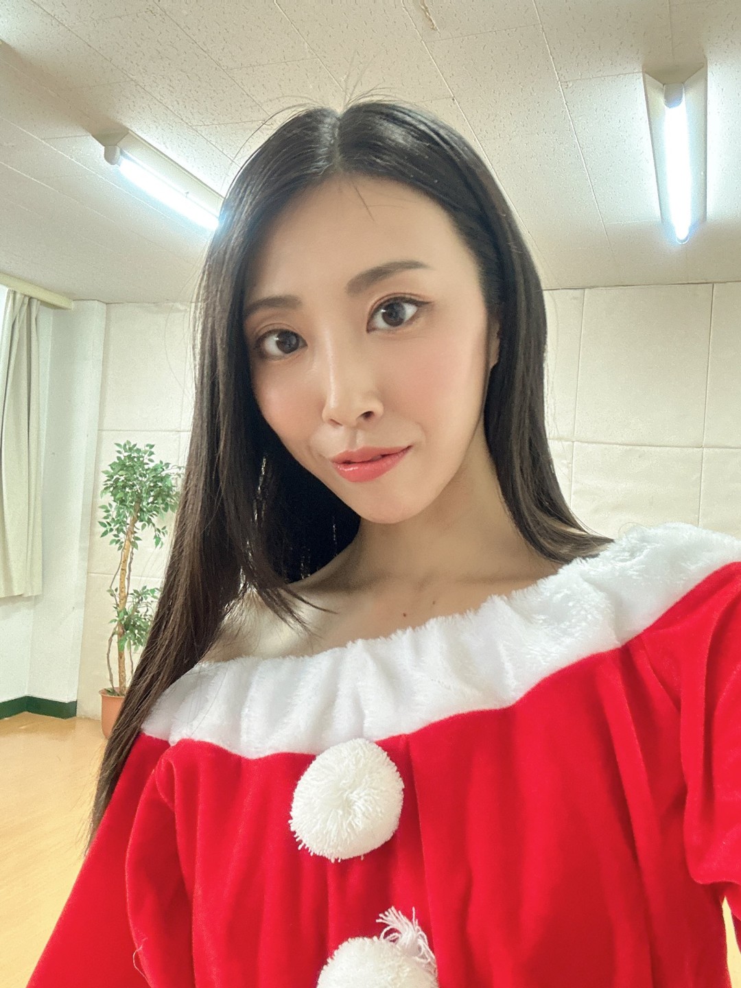 岡西友美(Okanishi Tomomi)