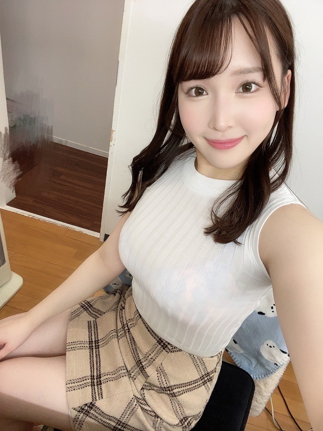 美波汐里(Minami Shiori)