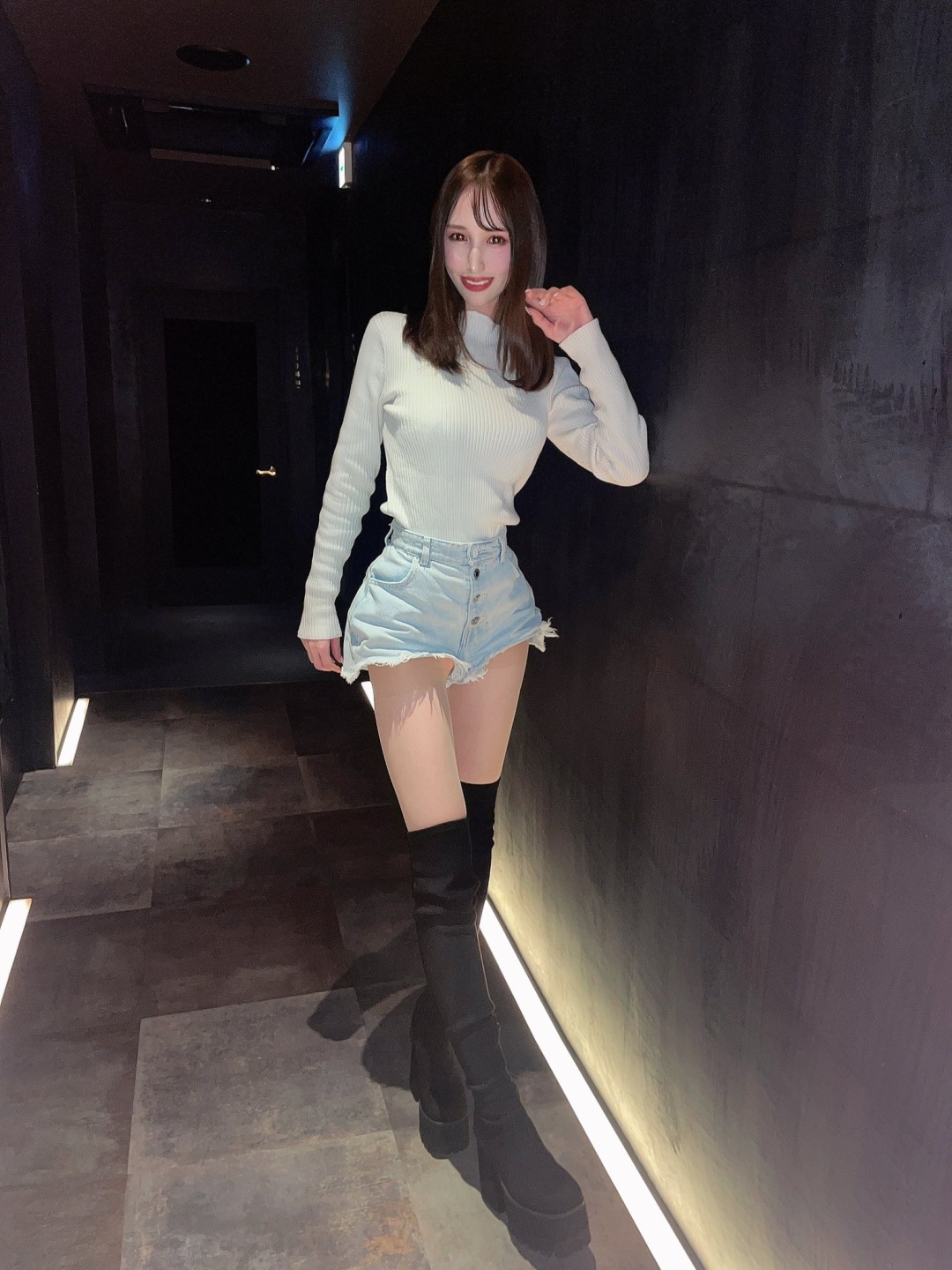 愛咲きらら(爱咲美兰,Suzuhara miran)