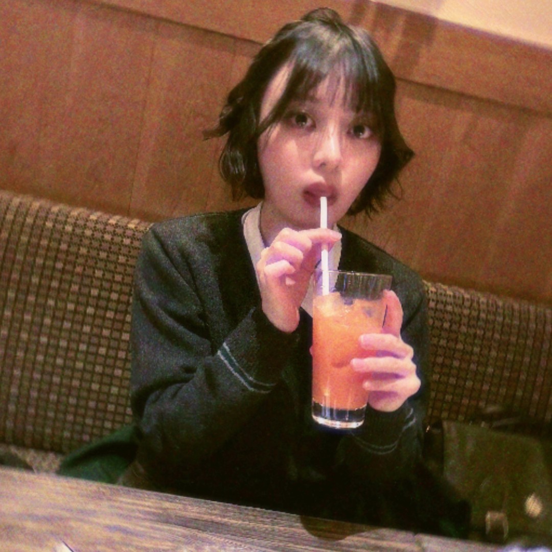萌奈美铃(もなみ鈴,Monami Suzu)