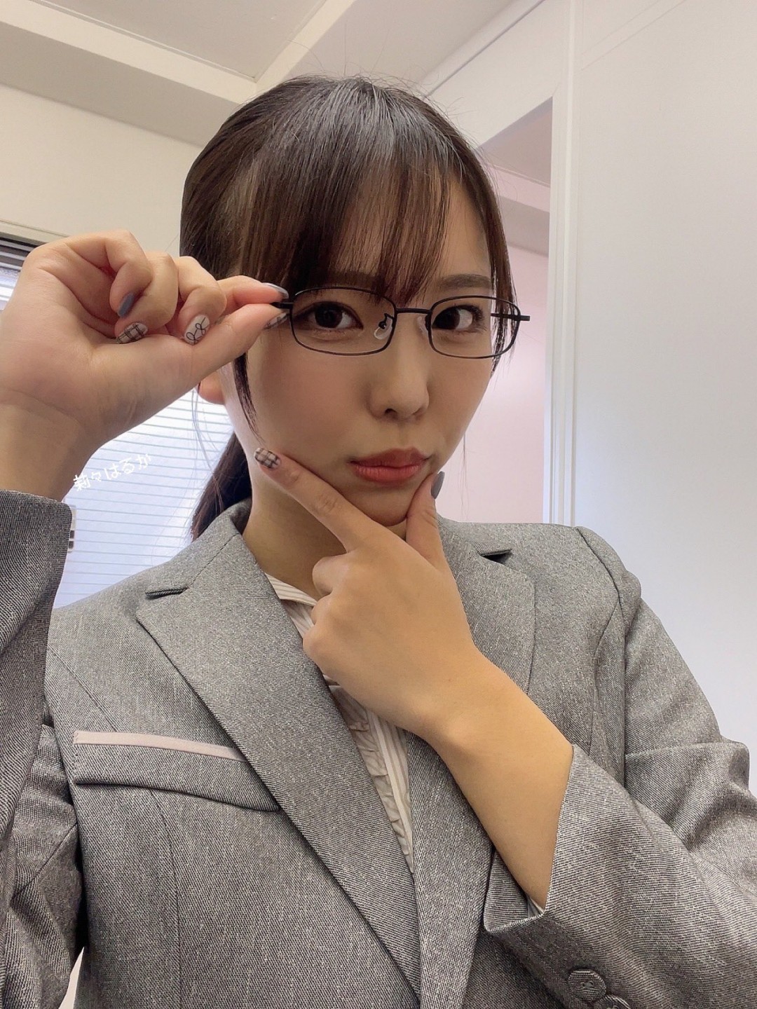 莉々はるか(莉莉春香,Riri Haruka)