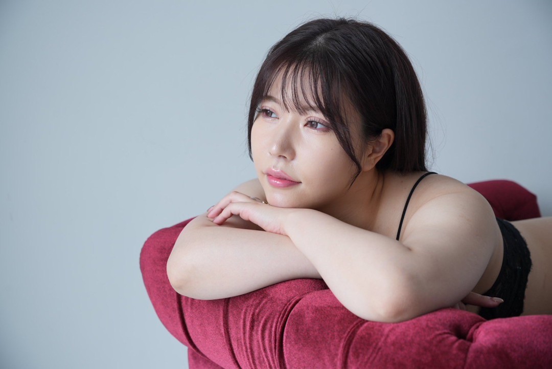 綾瀬舞菜(绫濑舞菜,Ayase Maina)