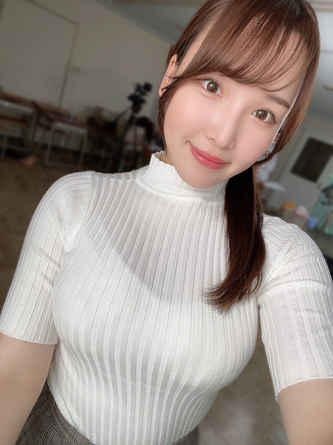 美波汐里(Minami Shiori)