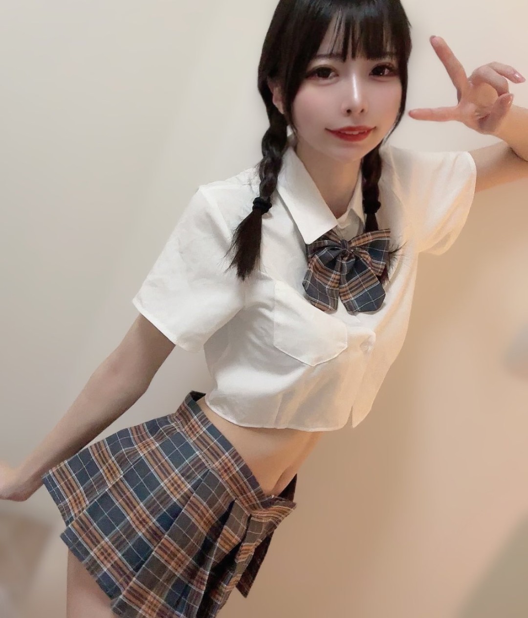 雛乃ゆな(雏乃由奈,Yuna Hinano)