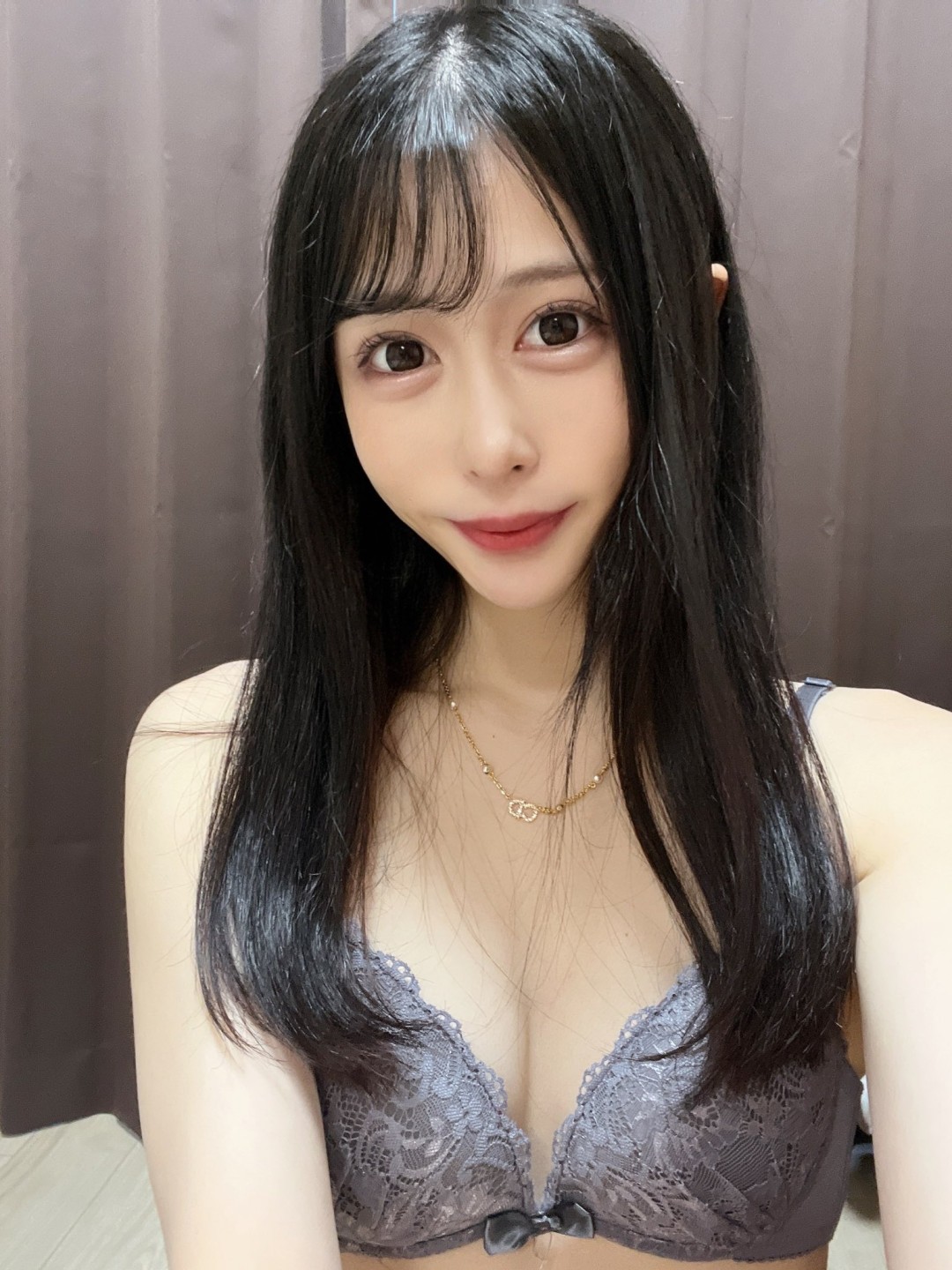 鈴乃ウト(铃乃宇都,Suzuno Uto)