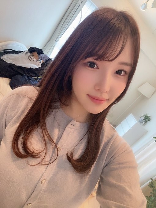 美波汐里(Minami Shiori)