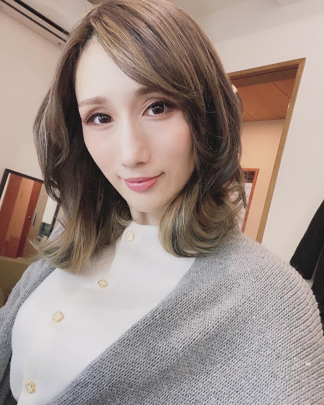 JULIA(京香JULIA)