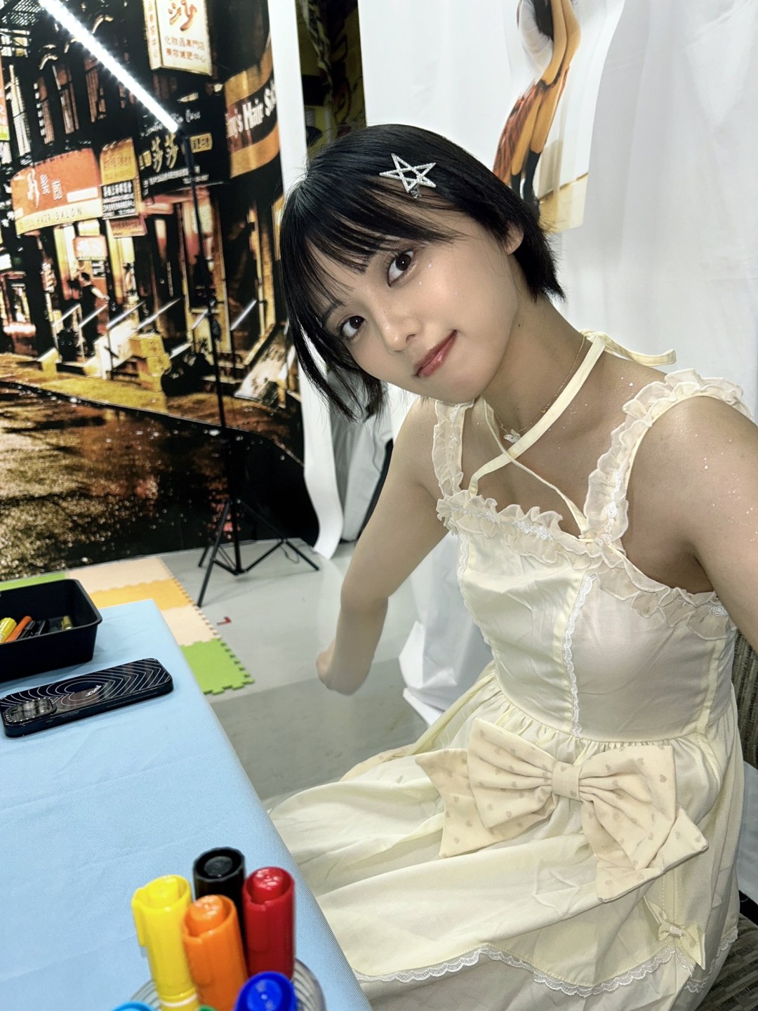 萌奈美铃(もなみ鈴,Monami Suzu)
