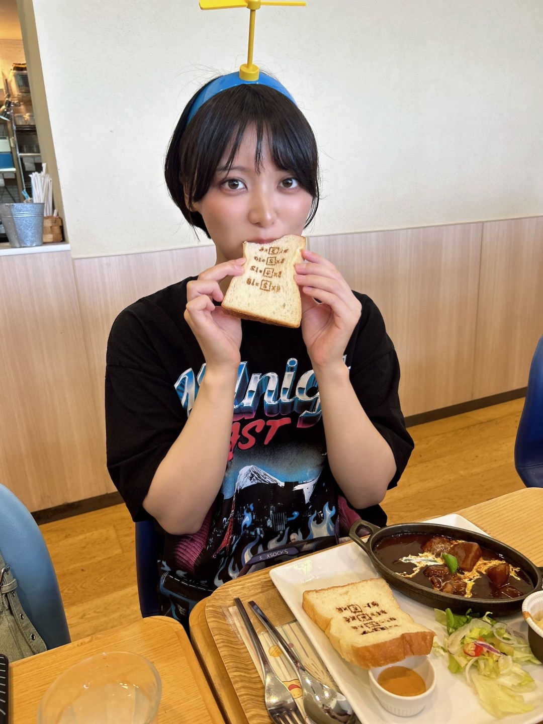 萌奈美铃(もなみ鈴,Monami Suzu)