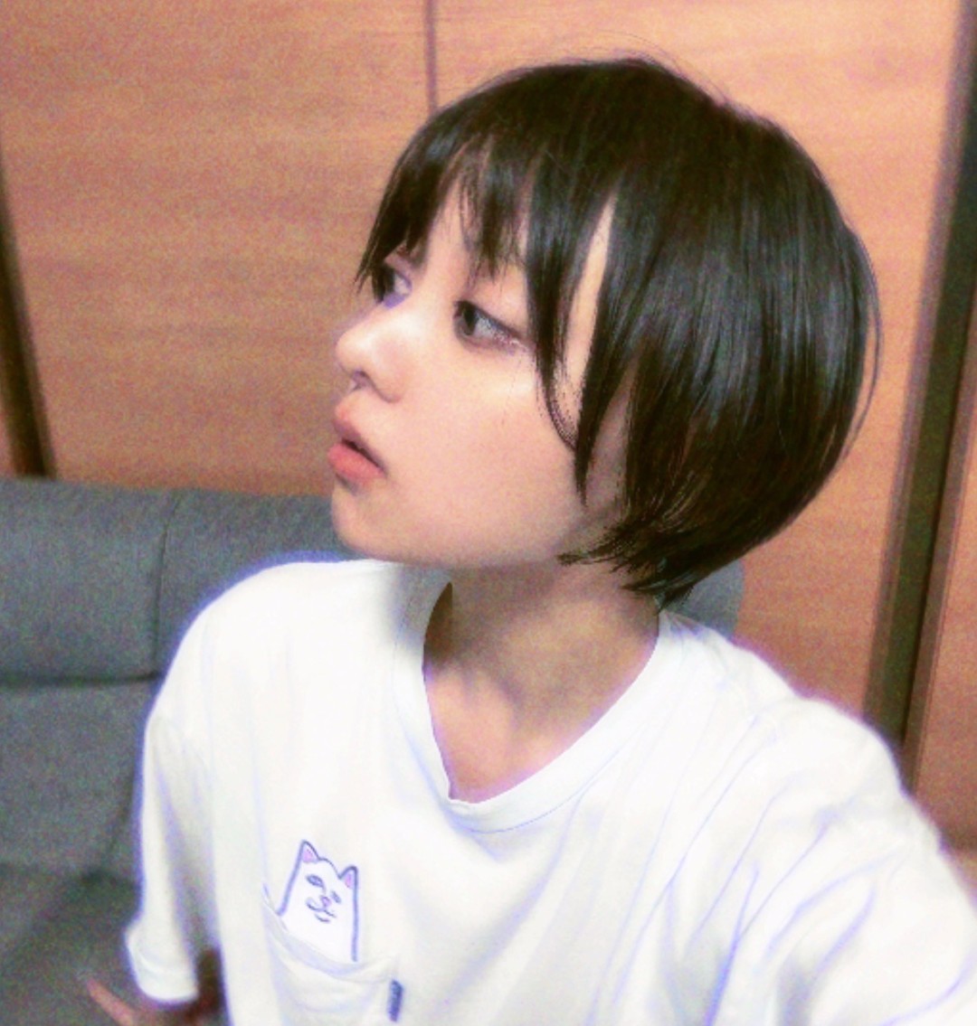 萌奈美铃(もなみ鈴,Monami Suzu)