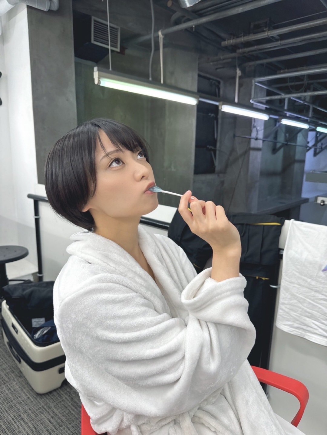 萌奈美铃(もなみ鈴,Monami Suzu)