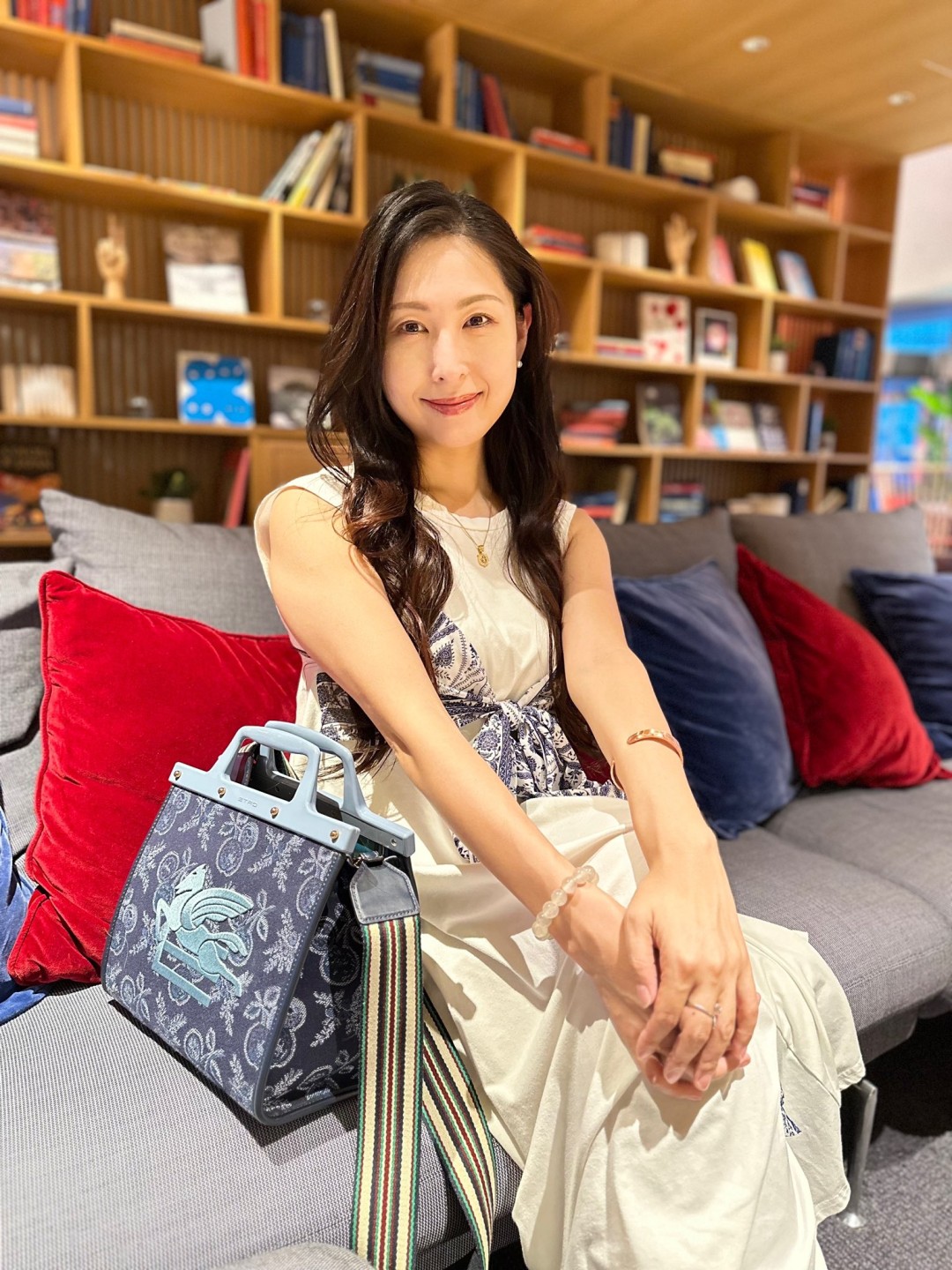 佐田茉莉子(佐田茉莉子,Sata Mariko)