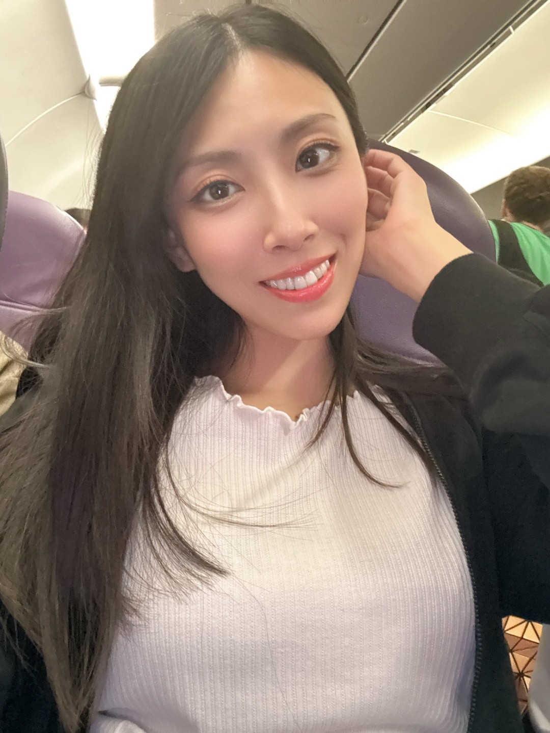 岡西友美(Okanishi Tomomi)