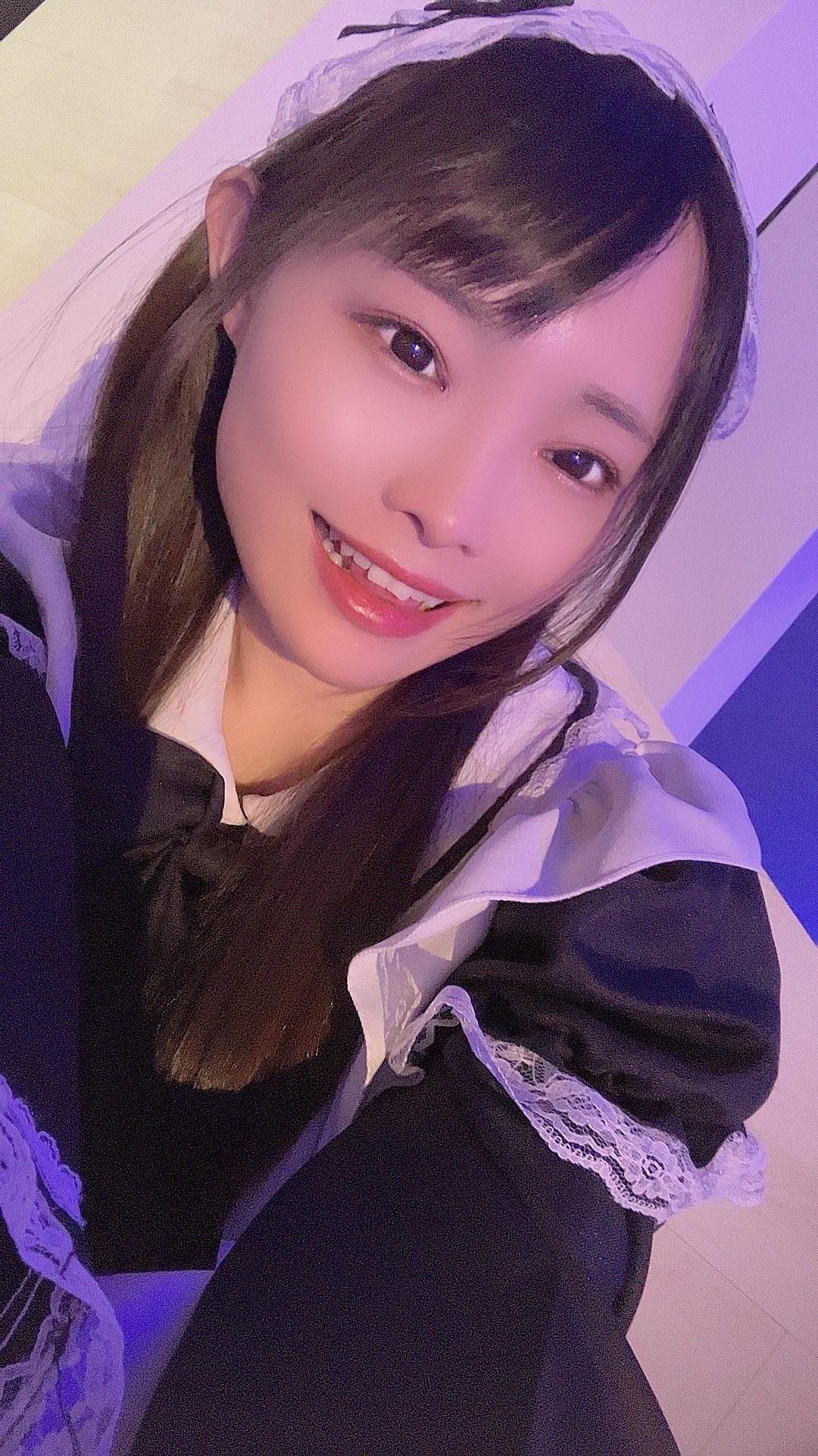 初芽里奈(Hatsume Rina)