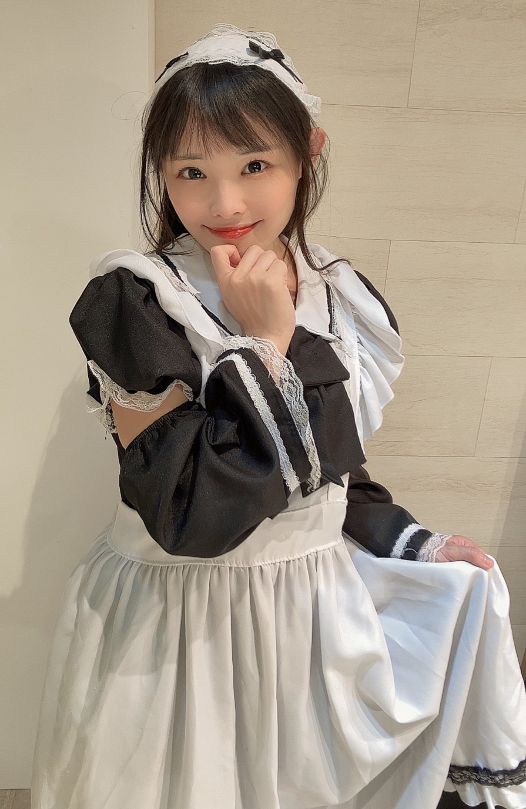 初芽里奈(Hatsume Rina)