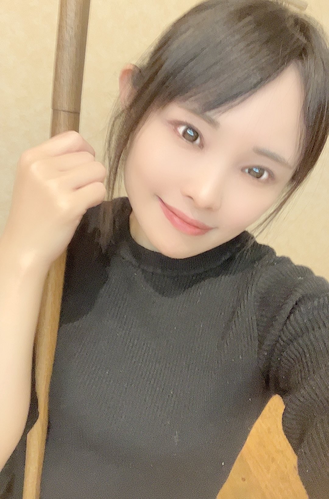 初芽里奈(Hatsume Rina)
