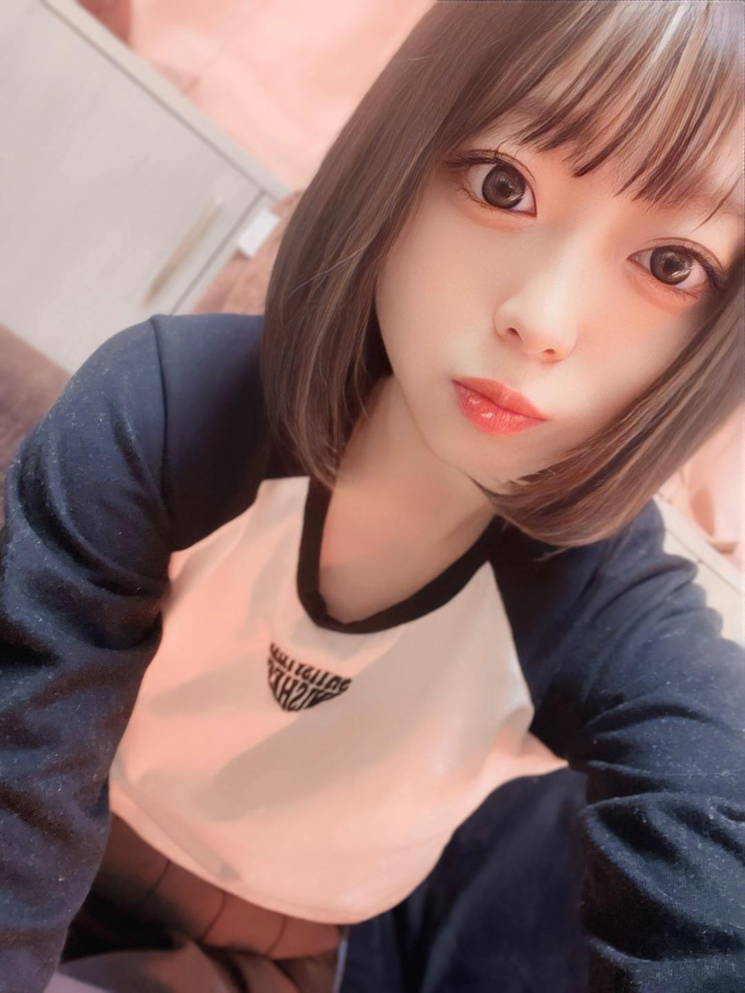 月乃あや(Tsukino Aya)