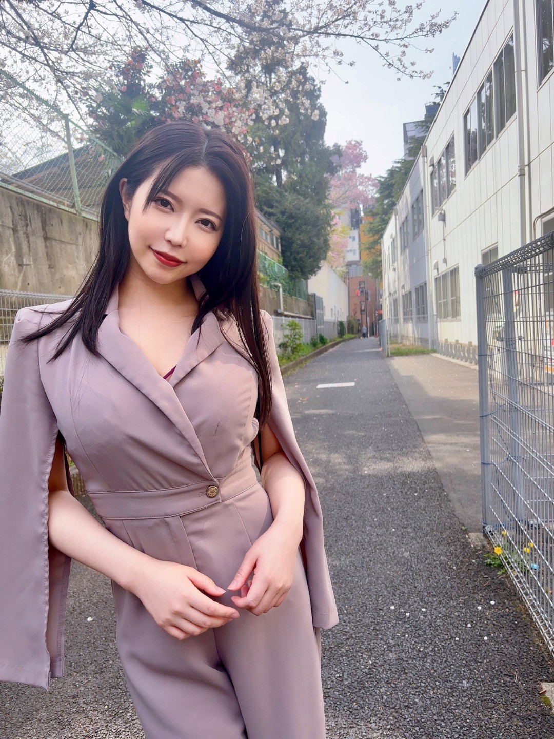 綾瀬舞菜(绫濑舞菜,Ayase Maina)