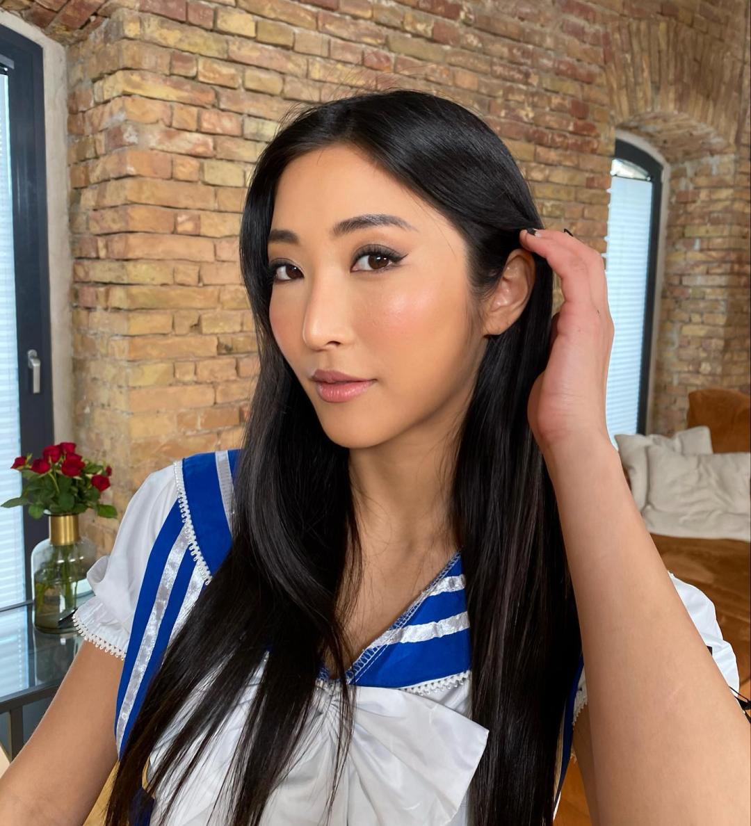 水稀美里(水川スミレ,Mizukawa Sumire)