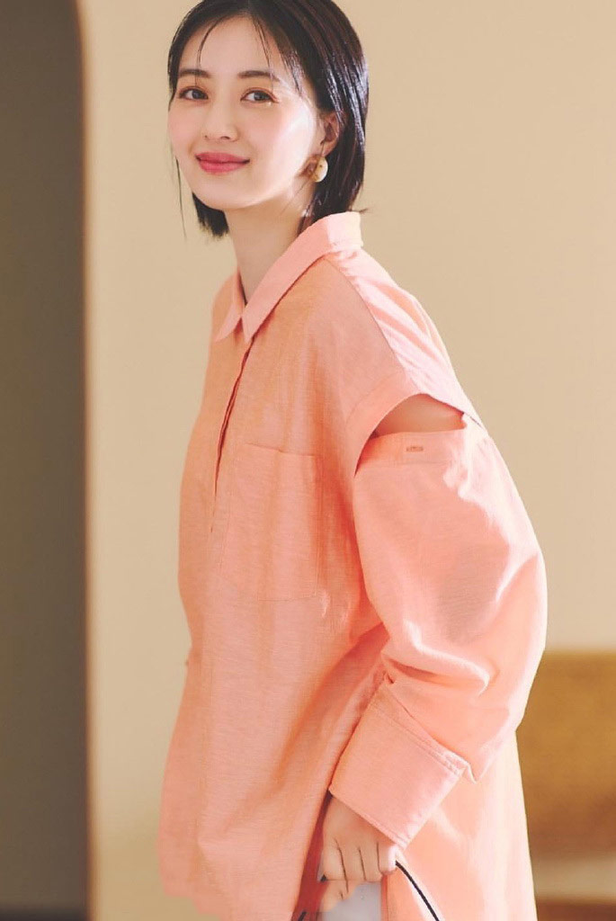 Rina Aizawa(逢泽莉娜,逢沢りな)