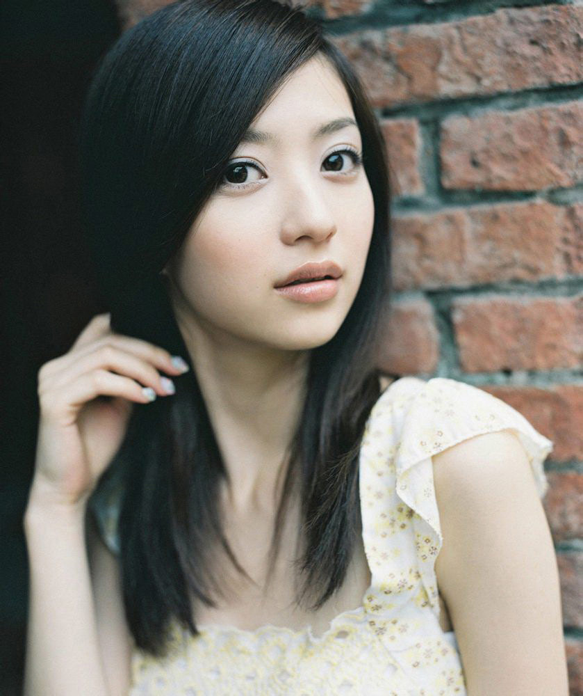 Rina Aizawa(逢泽莉娜,逢沢りな)