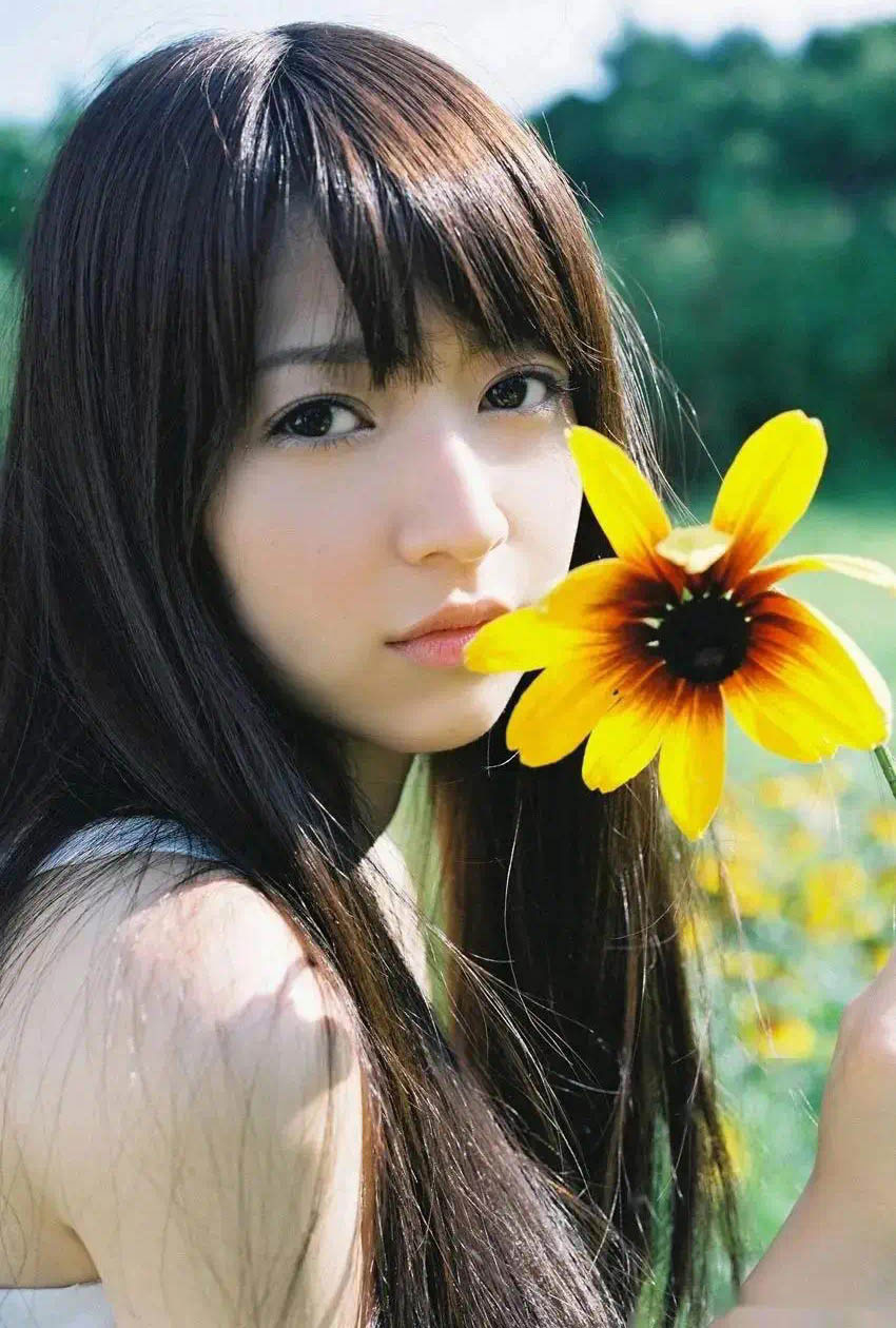 Rina Aizawa(逢泽莉娜,逢沢りな)