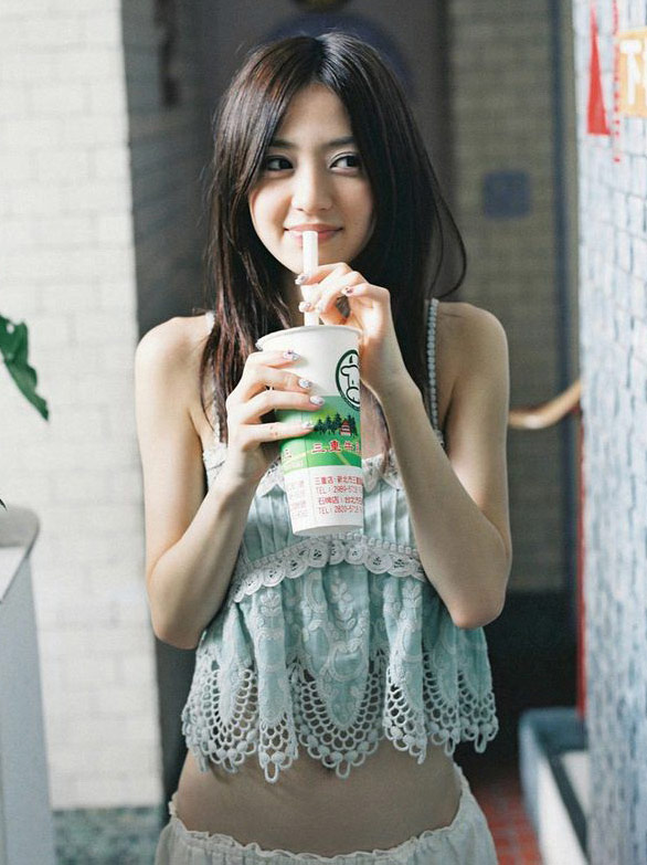 Rina Aizawa(逢泽莉娜,逢沢りな)