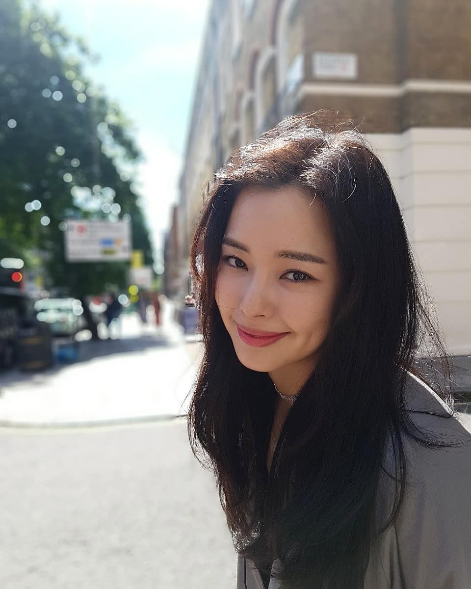 Lee Ha-nee(李荷妮)