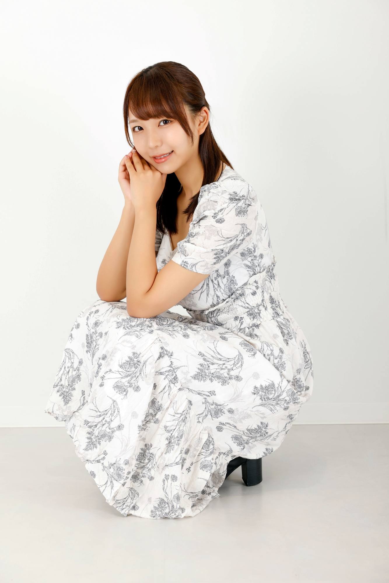 莉々はるか(莉莉春香,Riri Haruka)