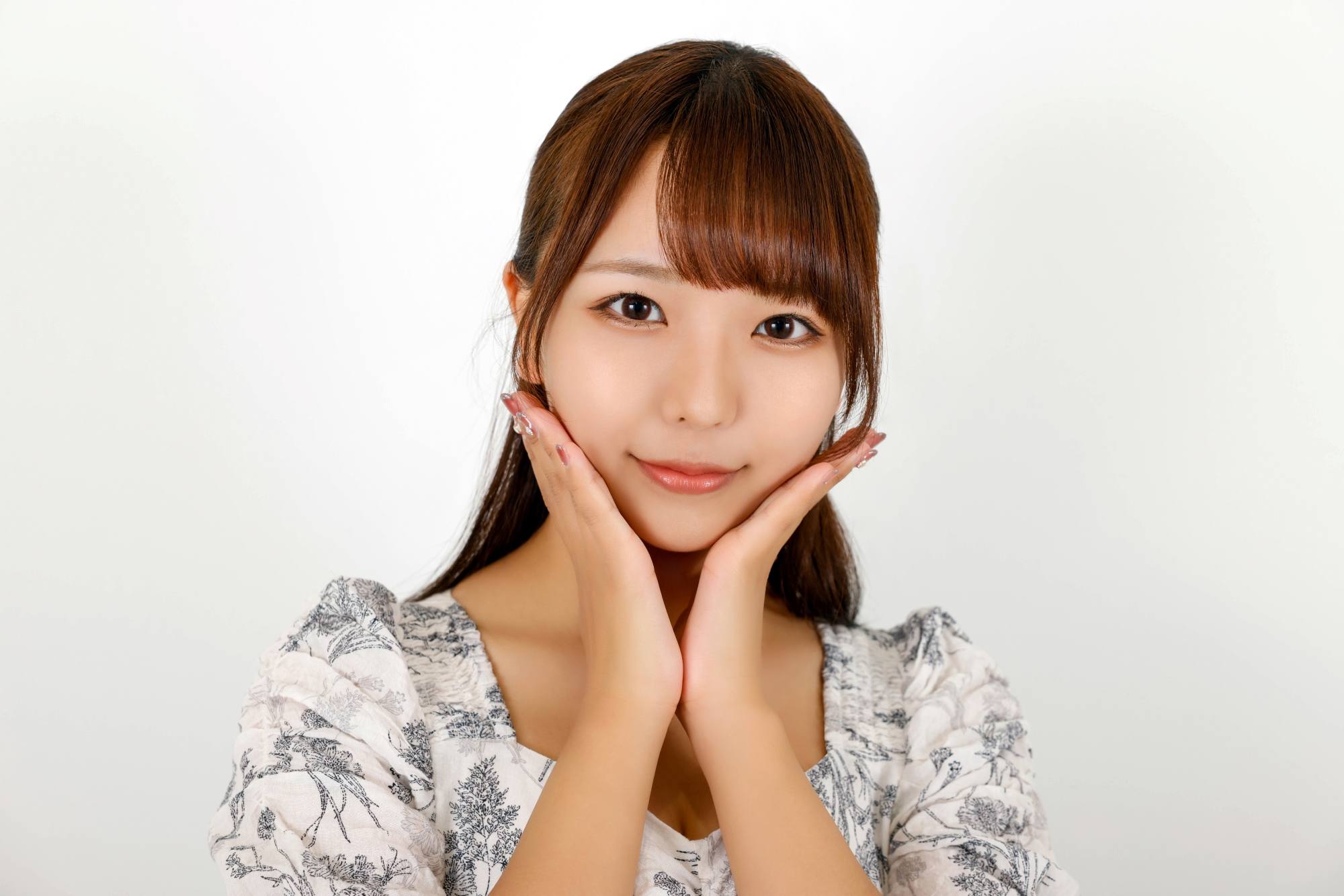 莉々はるか(莉莉春香,Riri Haruka)