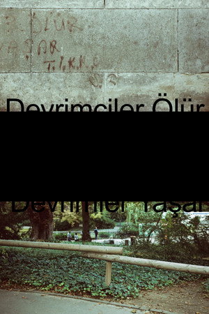 Devrimciler Ölür Devrimler Yaşar
