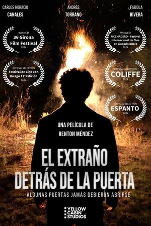 El extraño detrás de la puerta