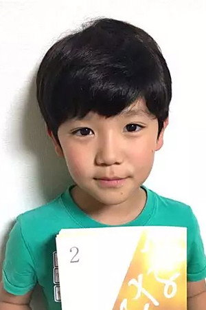 高村佳伟人