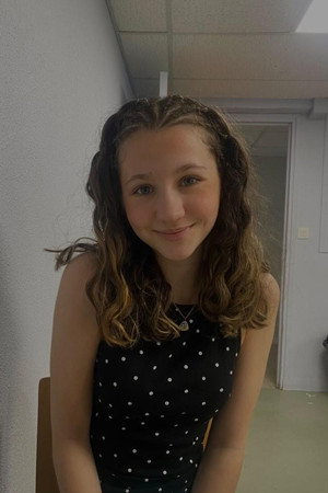 Violette Robert Sansorgné