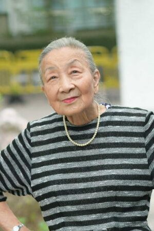 杨依依