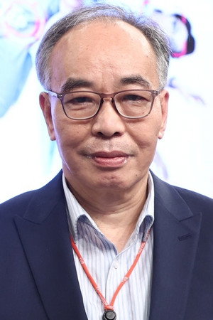 陈翘英