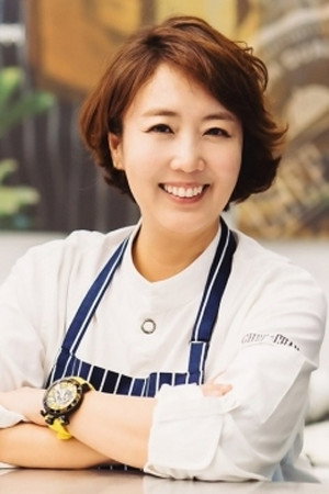 洪信愛