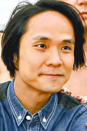 区焯文